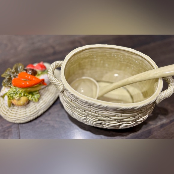 Vintage Lefton Vegetable Soup Tureen With Ladle - Picture 6 of 11